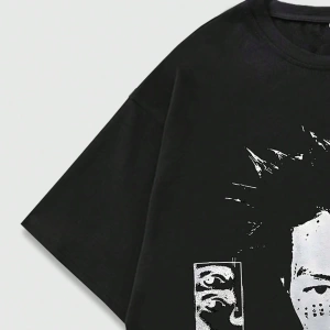 Grunge Punk Erkek Portre Ve Slogan Baskılı Kısa Kollu Tişört, Okul