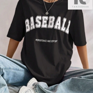 Harf Grafikli Düşük Omuzlu Tişört