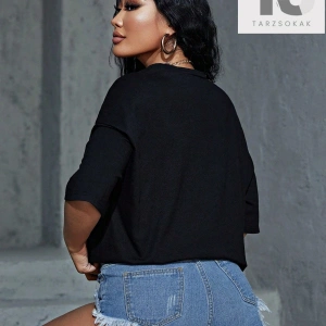 Harf Grafikli Düşük Omuzlu Tişört