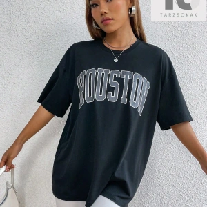 Harf Grafikli Düşük Omuzlu Tişört