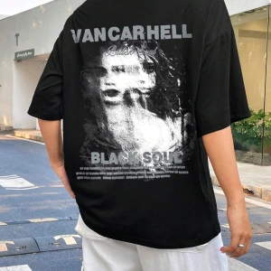 Harf ve Şekil Desenli Damla Omuzlu Tişört