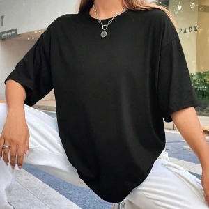 Harf ve Şekil Desenli Damla Omuzlu Tişört