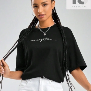 Harfli Grafik Düşük Omuz Oversize Tişört