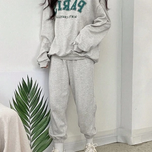 Harfli Grafik Düşük Omuz Sweatshirt ve Eşofman Altı