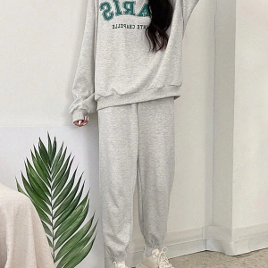 Harfli Grafik Düşük Omuz Sweatshirt ve Eşofman Altı