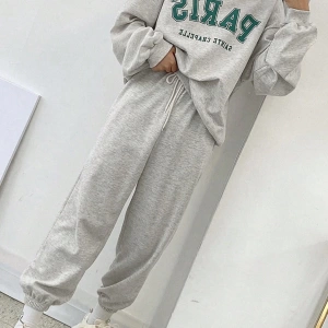 Harfli Grafik Düşük Omuz Sweatshirt ve Eşofman Altı