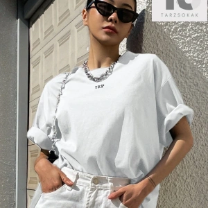 Harfli Grafik Düşük Omuzlu Tişört