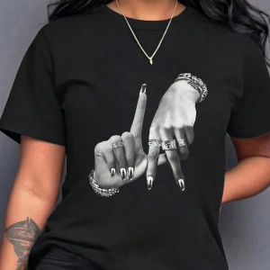 Harfli Grafik Kontrast Raglan Kollu Tişört