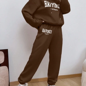 Harfli Grafikli Düşük Omuz Bağcıklı Kapşonlu ve Eşofman Altı