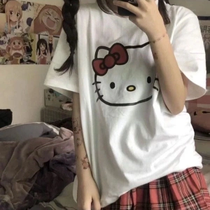 Hello Kitty Ön Ve Sırt Baskılı Beyaz Tshirt Arsbeyazhelloktty