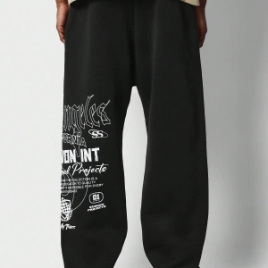 International Premium Drop Crotch Jogger Eşofman Altı Sokak Stili Tipografi Bas