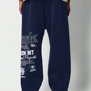 International Premium Drop Crotch Jogger Eşofman Altı Sokak Stili Tipografi Bas