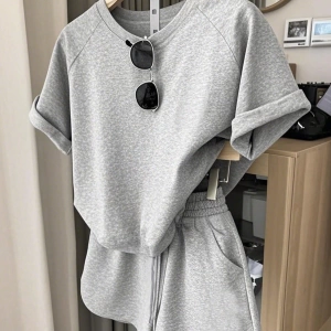 Kadın 2Lİ TAKIM OVERSİZE Trend T-shirt Şort Model 4963