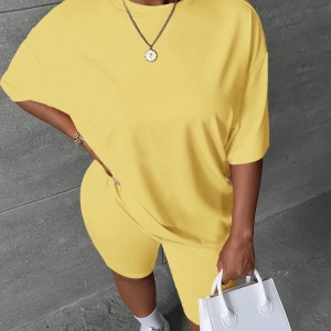 Kadın 2Lİ TAKIM OVERSİZE Trend T-shirt Şort Model 4976