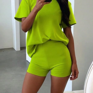 Kadın 2Lİ TAKIM OVERSİZE Trend T-shirt Şort Model 5091