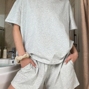 Kadın 2Lİ TAKIM OVERSİZE Trend T-shirt Şort Model 5091