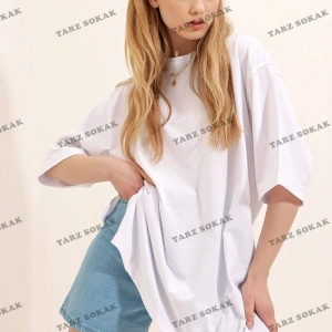 Kadın Beyaz Bisiklet Yaka Duble Kol Oversize Pamuklu Basic T-Shirt