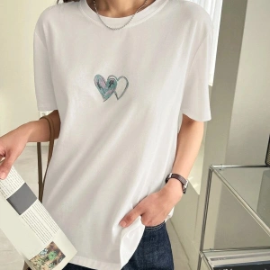 Kadın Beyaz Çift Heart Baskılı Oversize T-shirt
