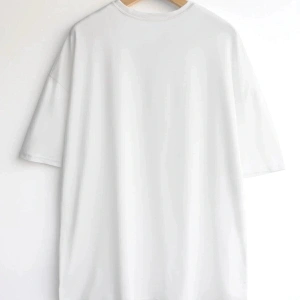 Kadın Beyaz Leopar Figür Baskılı Oversize T-shirt