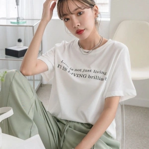 Kadın Beyaz Lıvıng Baskılı Oversize Bisiklet Yaka Tshirt