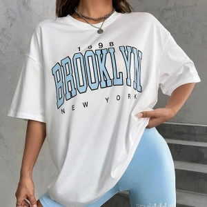 Kadın Beyaz Mavi Brooklyn Bisiklet Yaka Tshirt