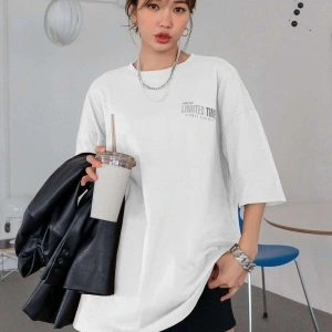 Kadın Beyaz Oversize Limited Time Baskılı Tshirt