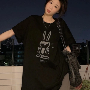 Kadın Beyaz Tavşan Baskılı Oversize T-shirt