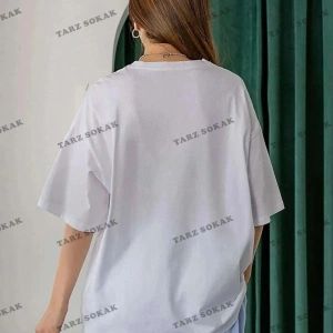 Kadın Çizgili Figür Kalp Beyaz T-shirt Have A Holiday