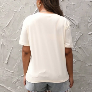 Kadın Düz Renk Yuvarlak Yaka Kısa Kollu Minimalist Üst Kurbağa ve Kara Kurbağası Desenli, Gün
