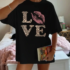 Kadın Fiyonk Leopar Baskılı Beyaz Siyah T-shirt Oversize