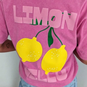 Kadın Günlük Yuvarlak Yaka Kısa Kollu Tişört Limon Çello Bahar Kıyafetleri Desenli