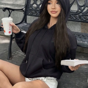 Kadın İlkbahar/Sonbahar Harf ve Kalp Baskılı Kapüşonlu Bol Paça Fermuarlı Sweatshirt Model 5201