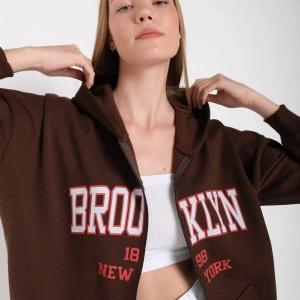 Kadın Kahverengi Brooklyn Baskılı Oversize Hırka brooklynhırka Kahverengi