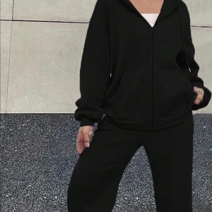 Kadın Kapşonlu Bağcıklı Sweatshirt ve Eşofman Altı Takımı