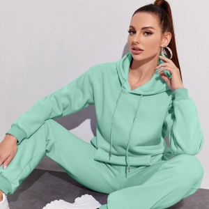 Kadın Kapşonlu Bağcıklı Sweatshirt ve Eşofman Altı Takımı