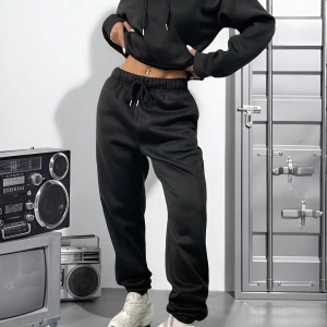Kadın Kapşonlu Bağcıklı Sweatshirt ve Eşofman Altı Takımı