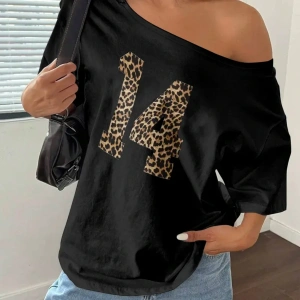 Kadın Kayık Yaka 14 Baskılı Oversize %100 Pamuk