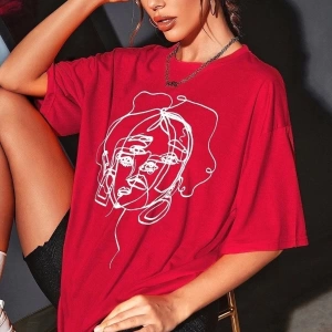 Kadın Kırmızı Yüz Baskı Detaylı Oversize T-shirt