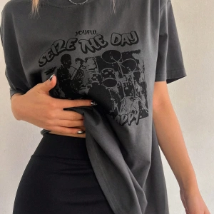 Kadın Kısa Kollu Tişört Karakter Mektup Baskılı