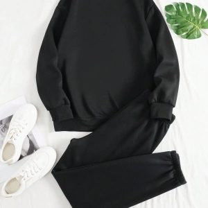 Kadın Mektup Baskılı Düşük Omuz Sweatshirt Ve Bağcıklı Bel Pantolon Takımı