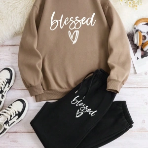 Kadın Mektup Baskılı Düşük Omuz Sweatshirt Ve Bağcıklı Bel Pantolon Takımı