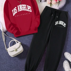 Kadın Mektup Baskılı Yuvarlak Yaka Uzun Kollu Sweatshirt Ve Bağcıklı Bel Paçalı Eşofma