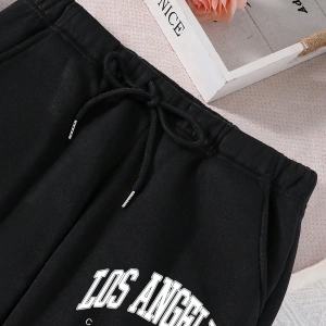 Kadın Mektup Baskılı Yuvarlak Yaka Uzun Kollu Sweatshirt Ve Bağcıklı Bel Paçalı Eşofma