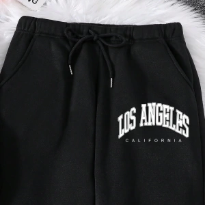 Kadın Mektup Baskılı Yuvarlak Yaka Uzun Kollu Sweatshirt Ve Bağcıklı Bel Paçalı Eşofma