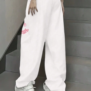 Kadın Moda Jogger Pantolon Bağcıklı ve Harf Baskılı Tasarım