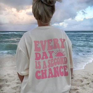 Kadın Moda Slogan Baskılı Kısa Kollu Yuvarlak Yaka Günlük Tişört