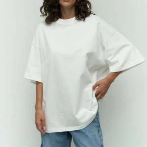 KADIN OVERSİZE NEFES ALAN BOL KESİM KISA KOLLU