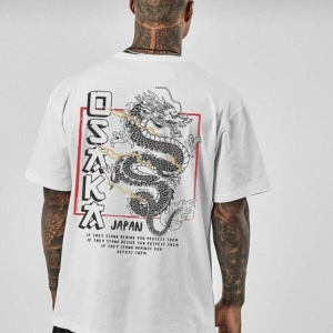 Kadın Oversize Osaka Baskılı Beyaz Tshirt