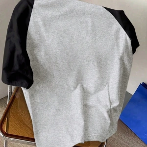 Kadın Rahat Minimalist Kedi Grafik Yuvarlak Yaka Kısa Kollu Bol Kesim Tişört, Ya