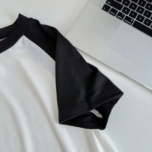 Kadın Rahat Minimalist Kedi Grafik Yuvarlak Yaka Kısa Kollu Bol Kesim Tişört, Ya